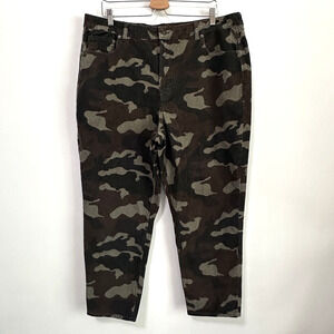 American Eagle Outfitters Camo Corduroy Mom Jeans Plus 20 38x27 Trendy‎ Stretch